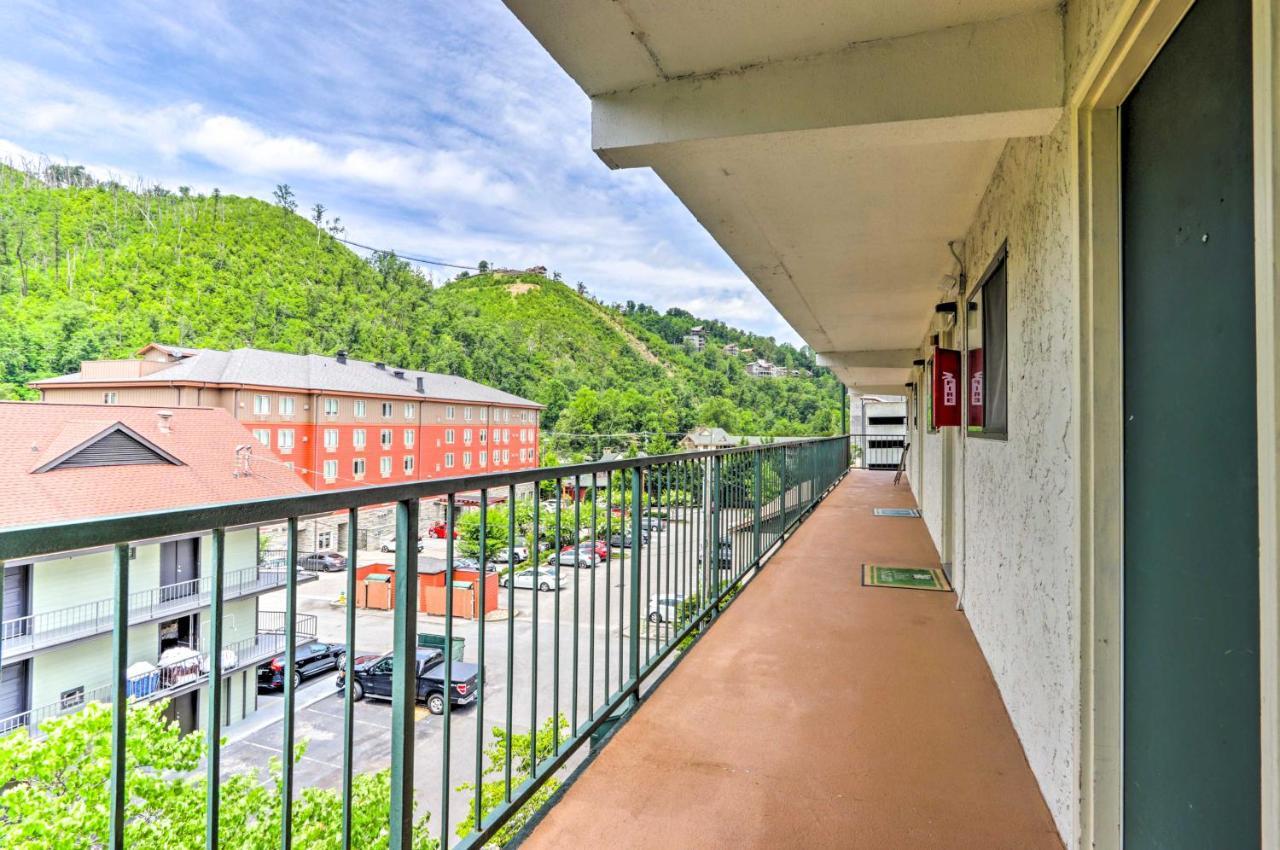 Condo With Balcony, Walk To Dtwn Gatlinburg Fun Экстерьер фото